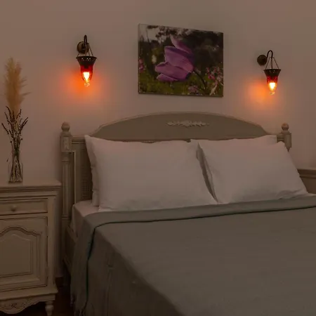 Hotel By West *